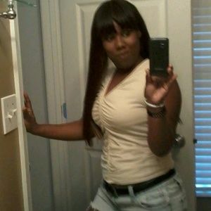 Meet your Posher, Iesha